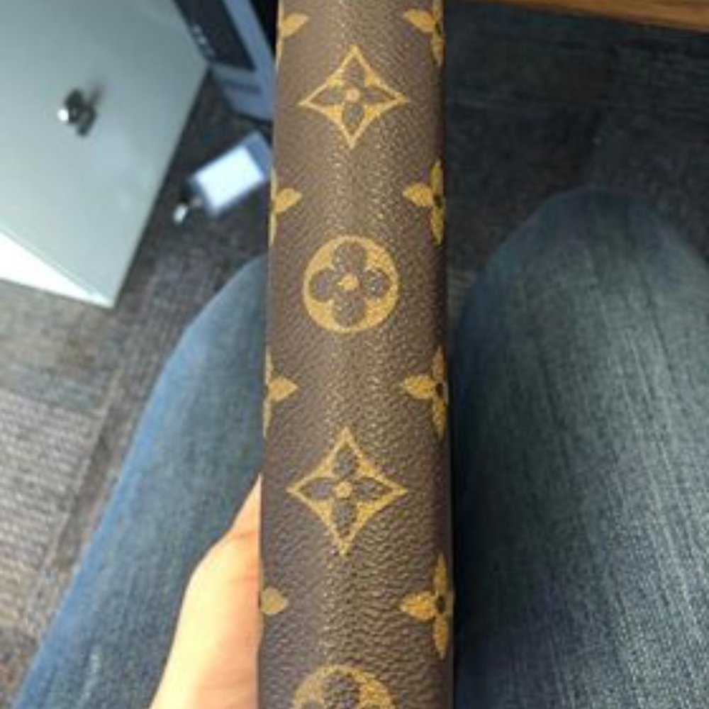 AUTHENTIC LOUIS VUITTON MEDIUM RING AGENDA COVER - Picture 2 of 16